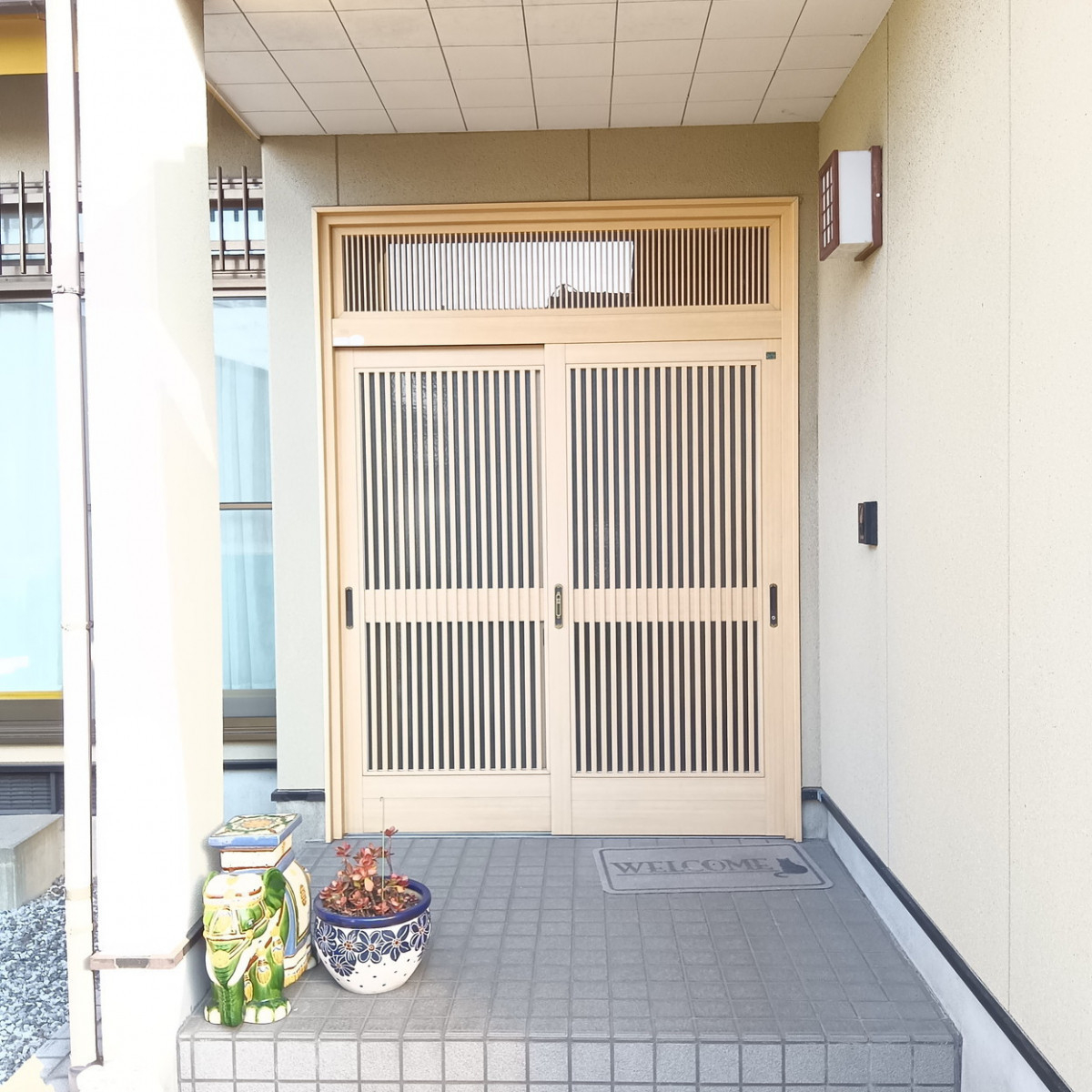 匠のリシェント玄関　引戸の施工前の写真1