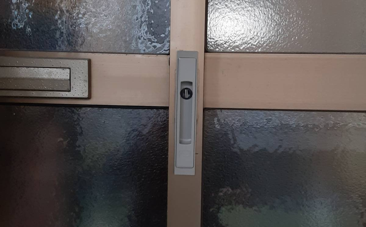 八戸トーヨー住器の玄関引き戸の鍵交換『八戸市内』の施工後の写真1