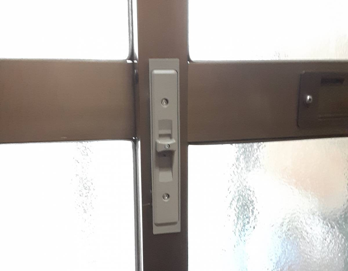 八戸トーヨー住器の玄関引き戸の鍵交換『八戸市内』の施工後の写真2