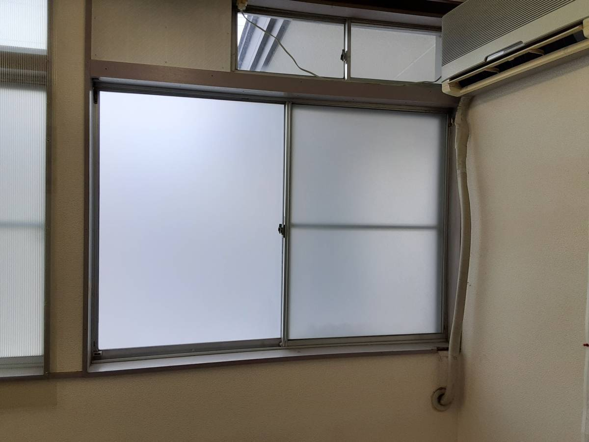 八戸トーヨー住器の１dayリフォームの内窓の施工前の写真1