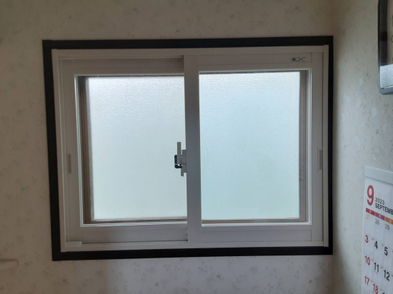 八戸トーヨー住器の補助金を使って断熱、防音に効果的な内窓施工事例写真1