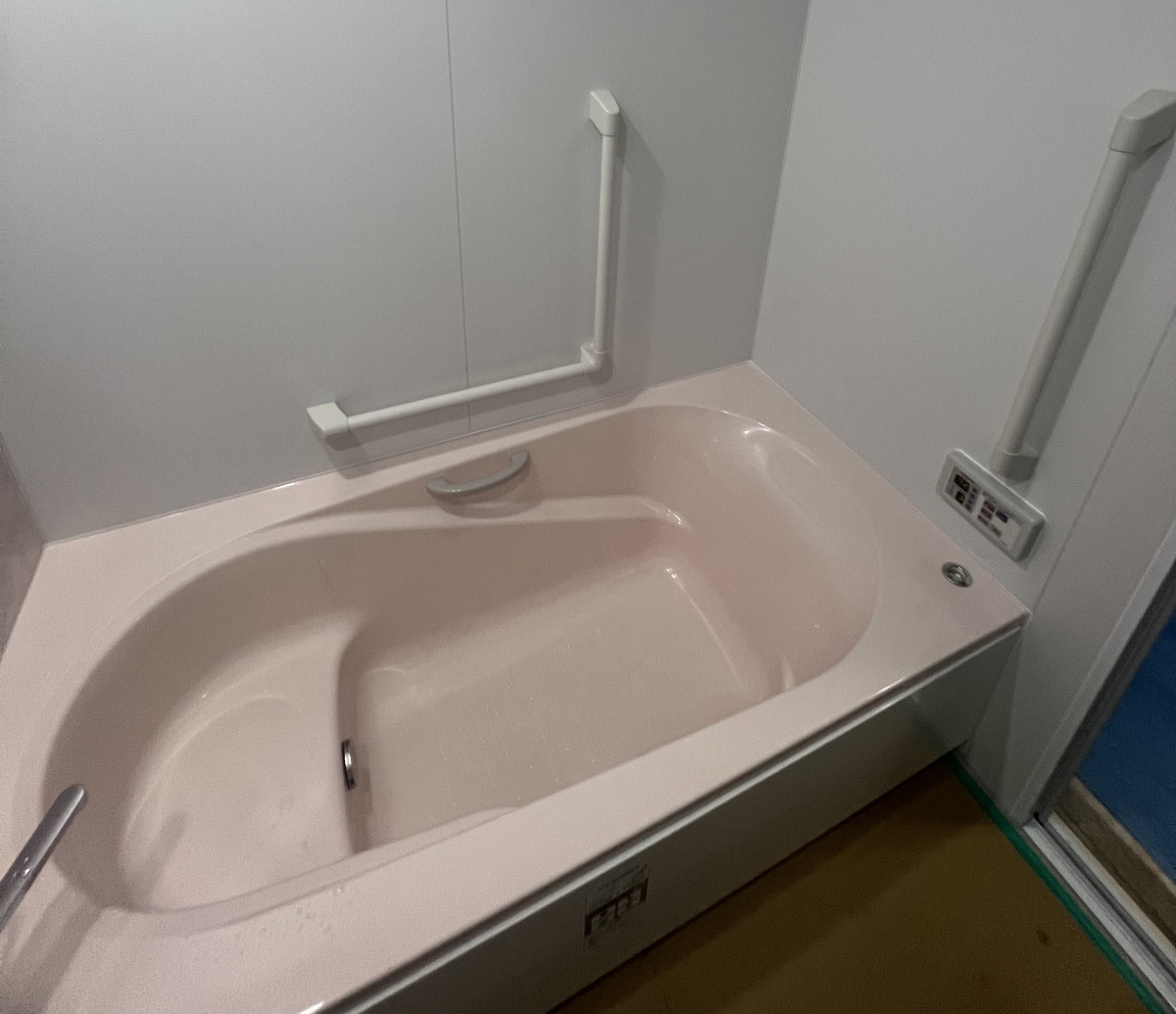 八戸トーヨー住器の八戸市内 浴室リフォーム工事の施工後の写真3