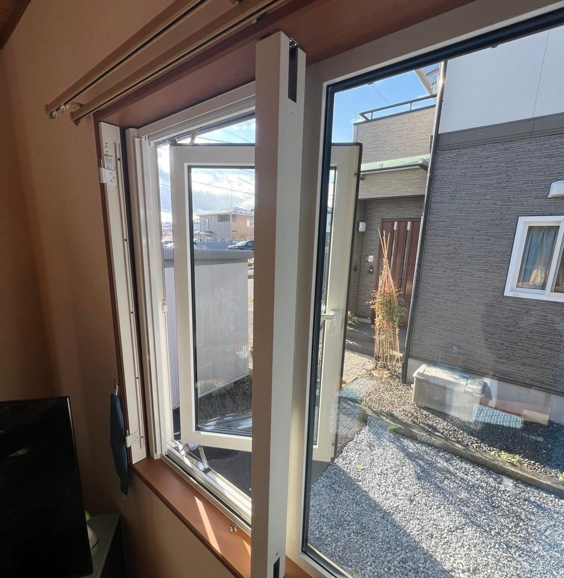 八戸トーヨー住器の八戸市内 連窓タイプの窓にも内窓を!の施工後の写真2