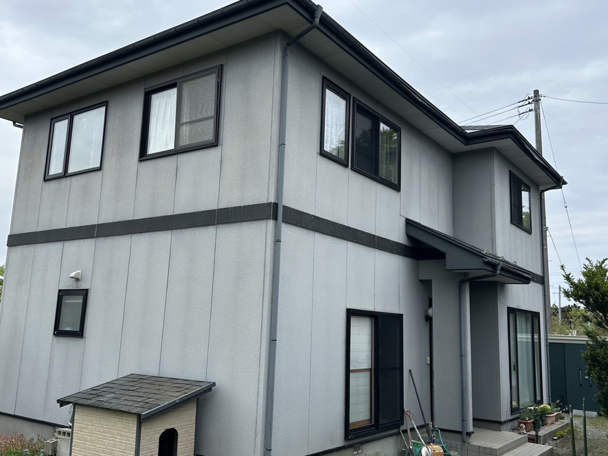 八戸トーヨー住器の【お家の印象、ガラッとチェンジ!外壁リフォームで気分もリフレッシュ♪】の施工前の写真1
