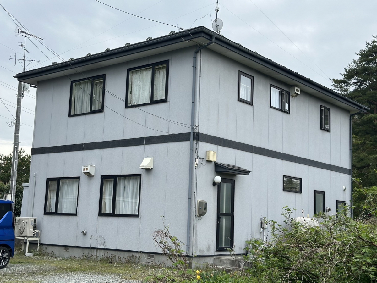 八戸トーヨー住器の【お家の印象、ガラッとチェンジ!外壁リフォームで気分もリフレッシュ♪】の施工前の写真2
