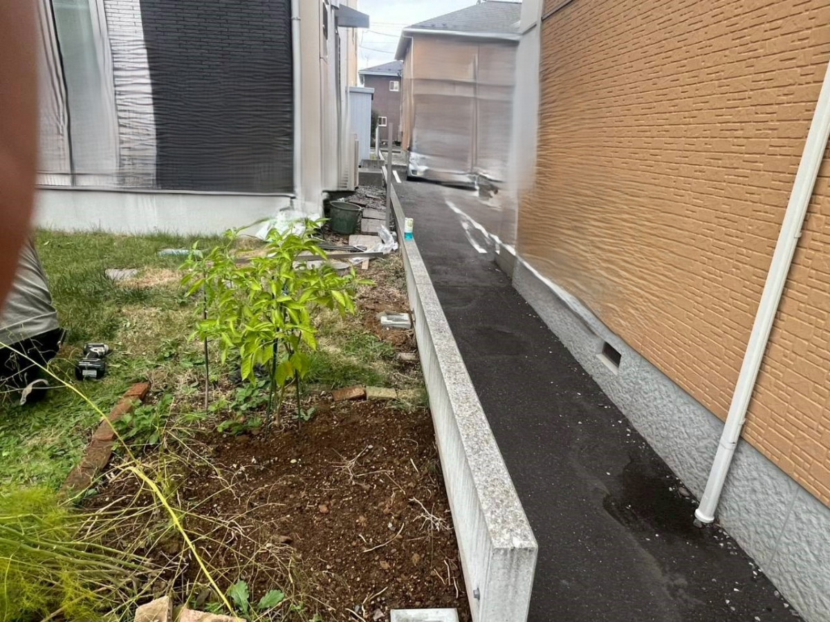 八戸トーヨー住器の八戸市　LIXILのフェンスAB TS-2型で毎日がもっと楽しくなるプライベートガーデンを叶えよう！の施工前の写真2