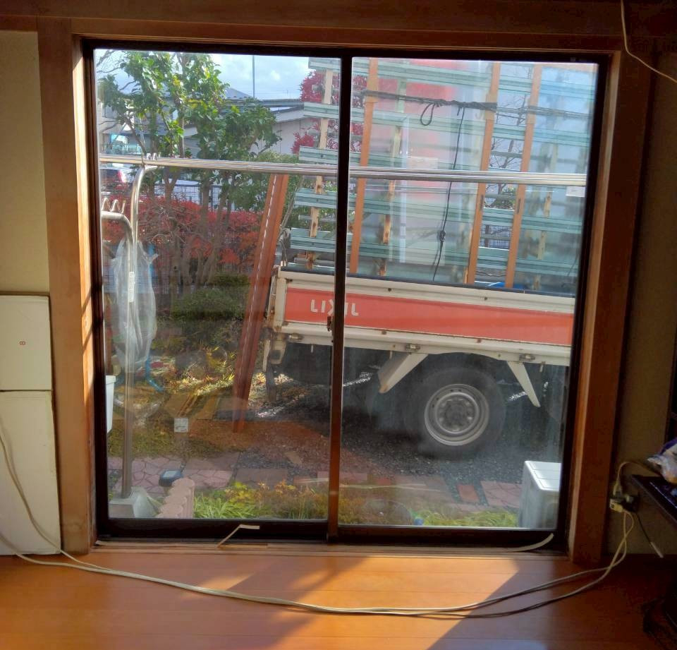 八戸トーヨー住器の八戸市🌟 LIXILインプラスで「結露の悩み」と「冬の寒さ」を解決！先進的窓リノベを活用！の施工前の写真1