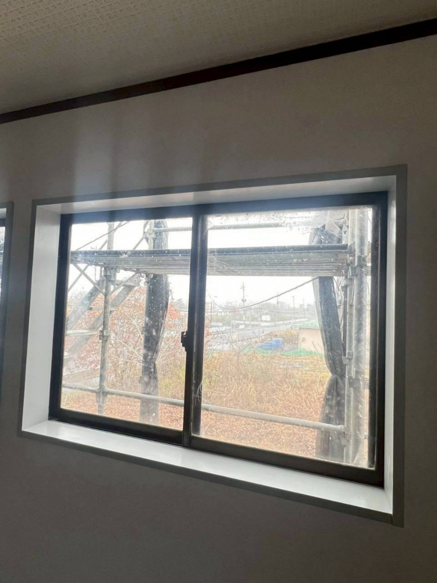 八戸トーヨー住器の🏠❄️ 八戸市で実感！LIXIL「インプラス」で冬の寒さ・結露対策は完璧！快適な住宅兼事務所を実現✨の施工前の写真3