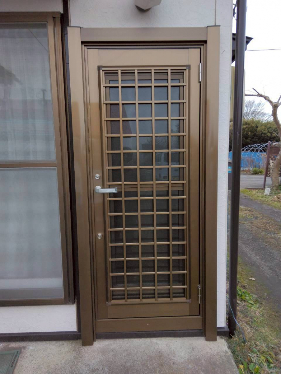 八戸トーヨー住器の開かずの勝手口から採風に！？リシェントでキッチンを明るく快適に大改造！✨の施工後の写真1