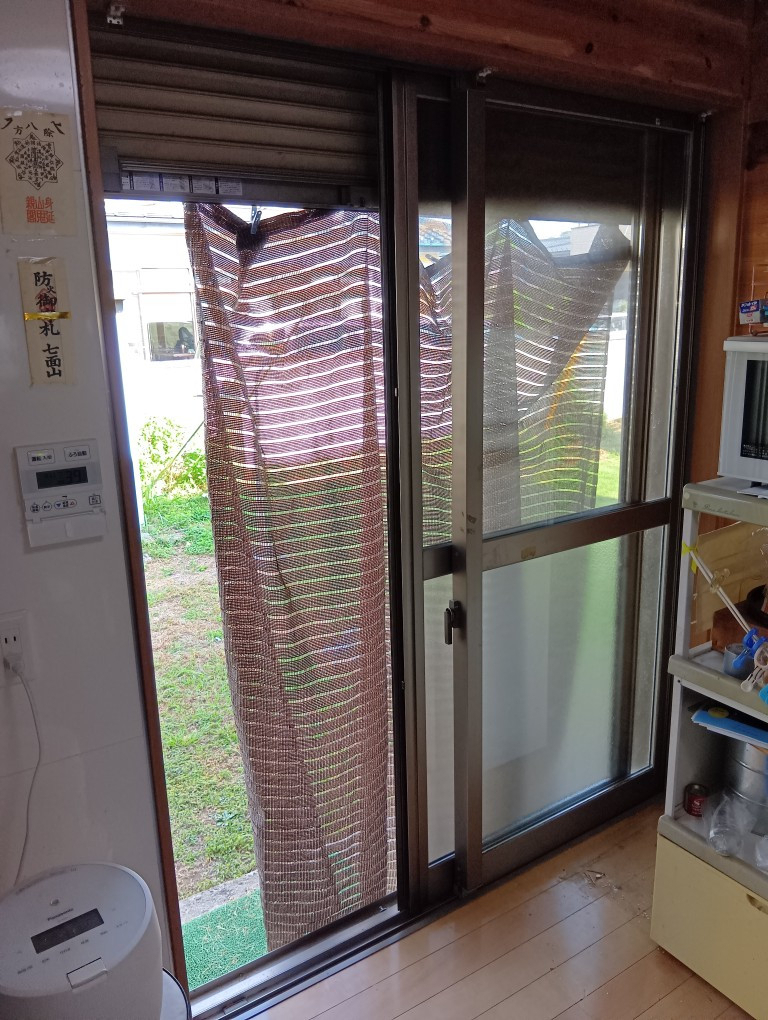 粕谷の茨城県古河市【西日対策!】夏の西日対策には高遮熱ガラスの内窓がおすすめの施工前の写真1