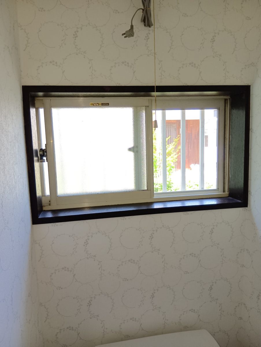 粕谷の茨城県古河市【内窓設置】トイレを断熱してヒートショックリスクを軽減！の施工前の写真1
