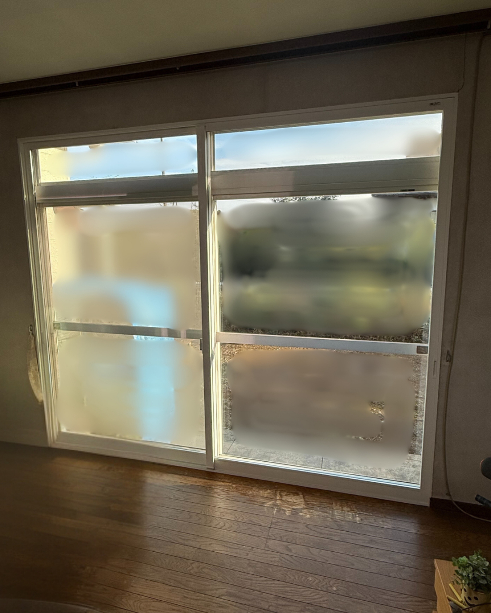 粕谷の【先進的窓リノベ2026】特大サイズでこれまで以上の高額補助｜テラス窓の内窓設置施工事例の施工後の写真1