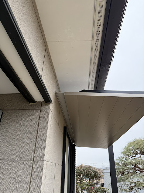 粕谷の【テラス屋根リフォーム】日差し対策にテラスSC独立タイプ｜外壁を傷つけない施工事例の施工後の写真3
