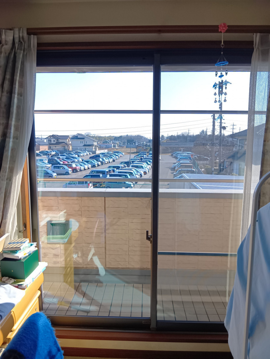 粕谷の【ペアガラス内部結露】密閉構造の劣化が原因｜ガラス交換で解決した施工事例の施工後の写真1