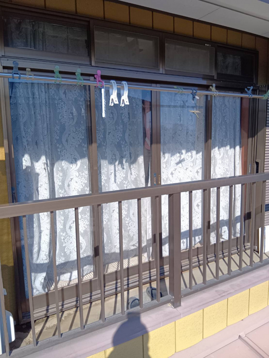 粕谷の【網戸交換】古くなった網戸を採寸して窓に合うサイズで製作の施工前の写真1
