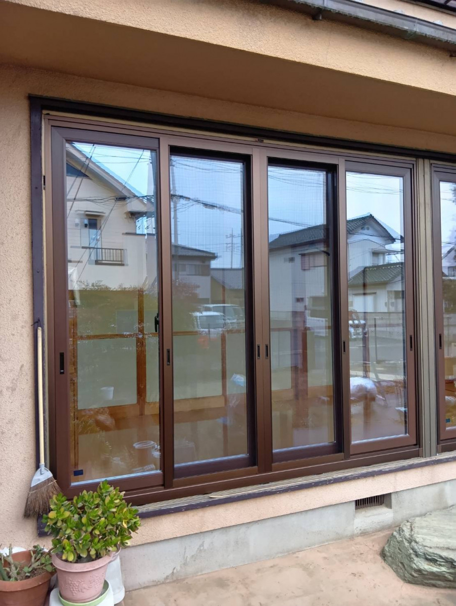 粕谷の【外窓交換】重くて開かないサッシを4枚建て引違いにして開閉ラクラクに！の施工後の写真1
