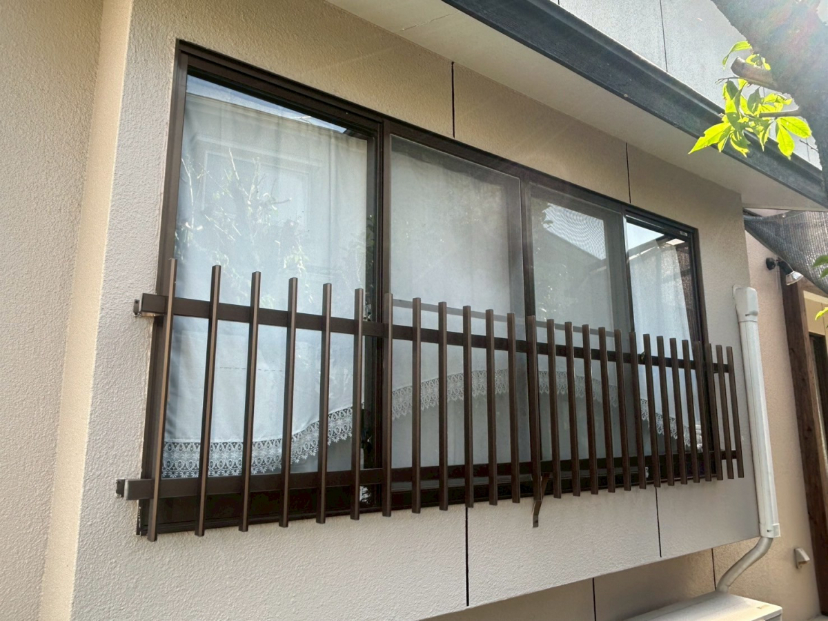 肥後トーヨー住器の後付けシャッター 熊本市 H様の施工前の写真2