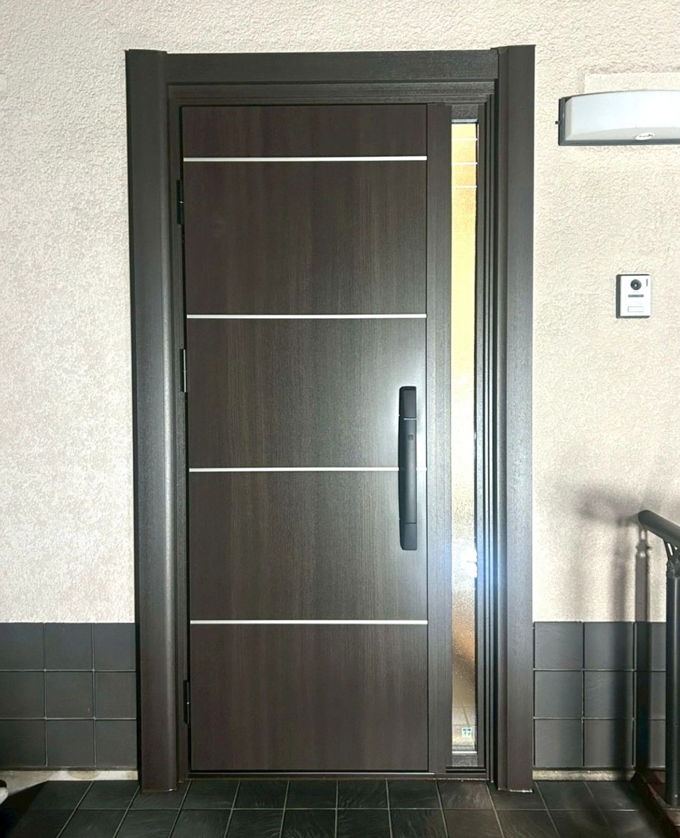 肥後トーヨー住器の熊本県　YKK　ドアリモ玄関ドアの施工後の写真1