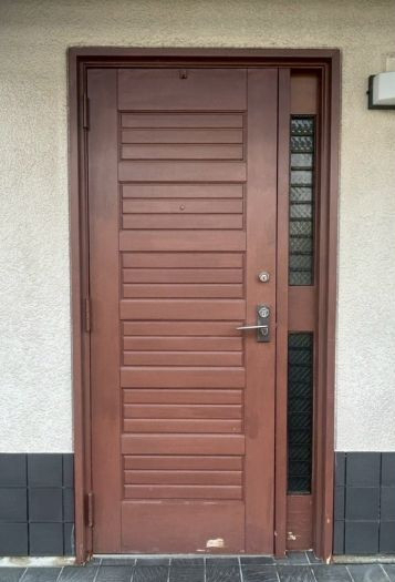 肥後トーヨー住器の熊本県　YKK　ドアリモ玄関ドアの施工前の写真1