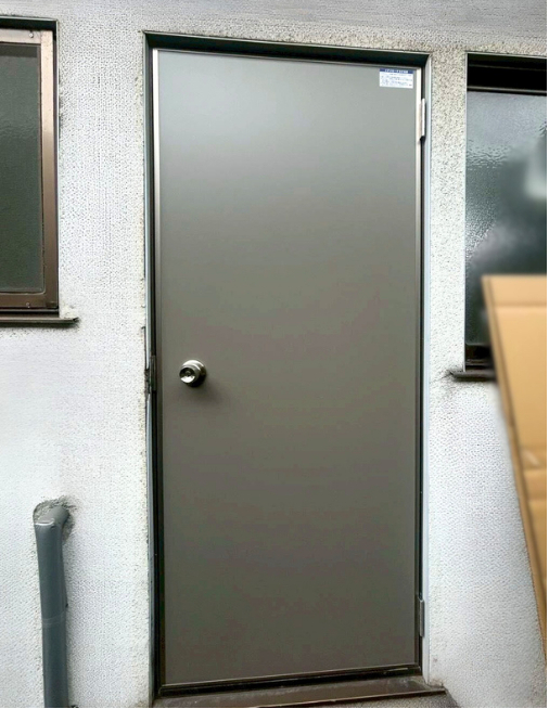 肥後トーヨー住器の熊本市　T様邸　勝手口ドアリフォームの施工後の写真2