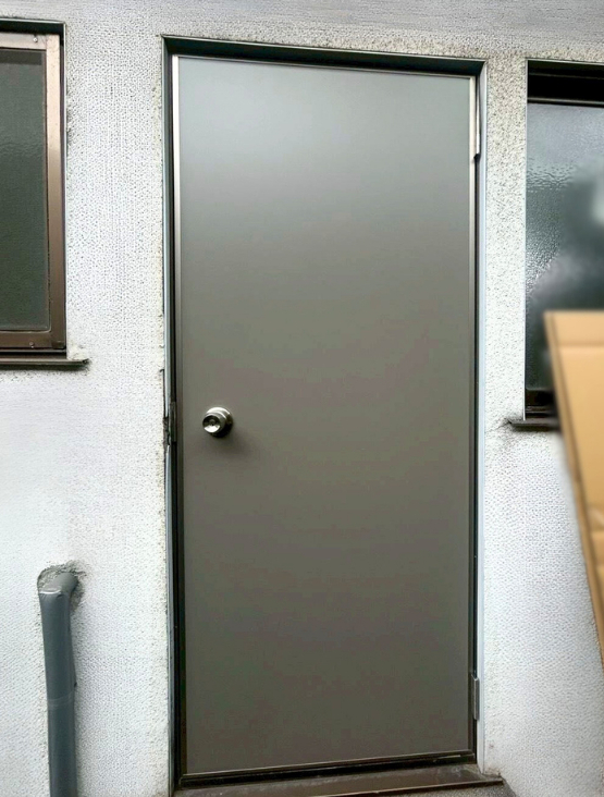 肥後トーヨー住器の熊本市　T様邸　勝手口ドアリフォームの施工後の写真2