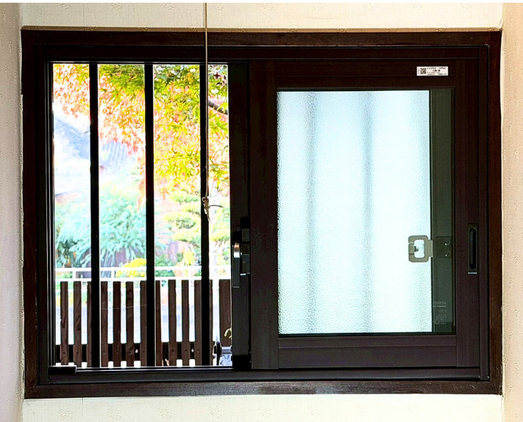 肥後トーヨー住器の熊本市　内窓取付のリフォームの施工後の写真2