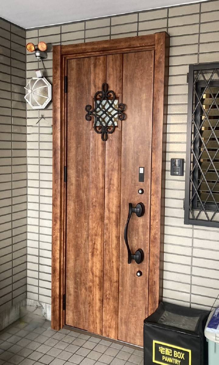 ケイワンリフォームのリシェント玄関ドアを取り付けました。の施工後の写真1
