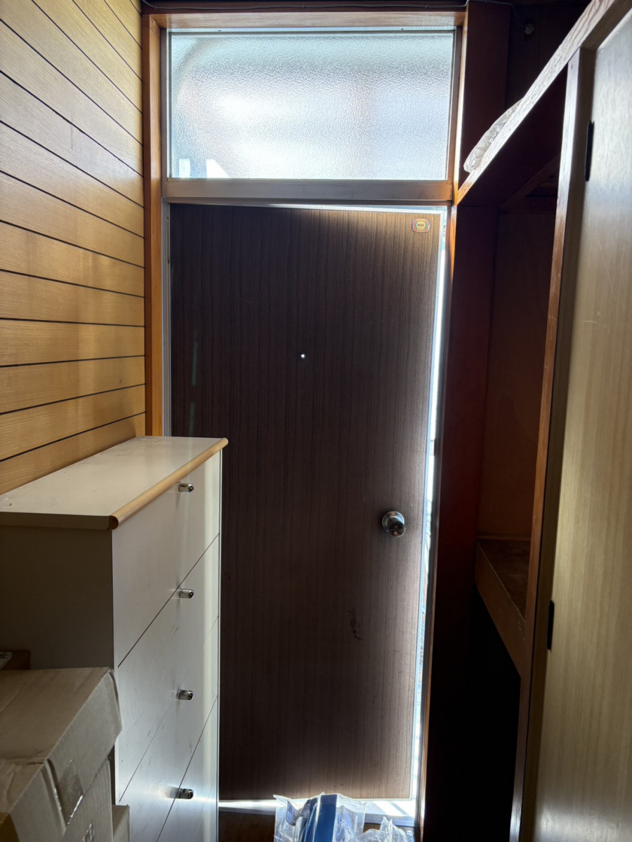 ケイワン・マドの✨補助金をつかって1日で完了する勝手口ドア交換✨の施工前の写真1