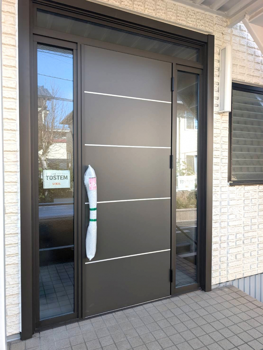 ケイワン・マドのたった1日で、明るく安心な玄関へ。玄関ドアリフォーム✨の施工後の写真1