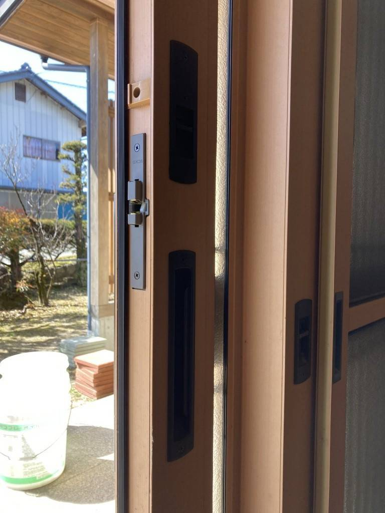 NCCトーヨー住器 伊那店の伊那市：鍵が壊れて玄関が閉まらない、玄関鍵交換(半日間)。の施工後の写真3