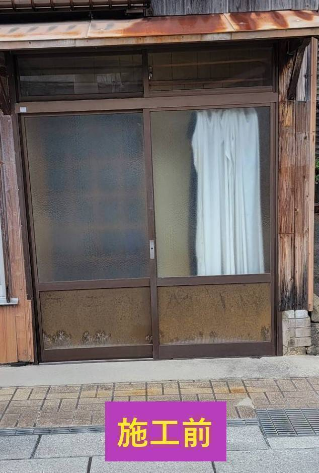 山口西京トーヨー住器の店舗引戸交換工事の施工前の写真1