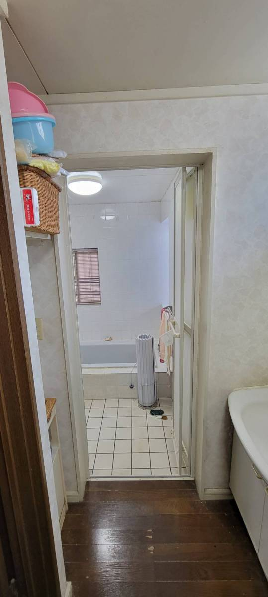 山口西京トーヨー住器の浴室ドアをカンタンリフォームの施工後の写真1