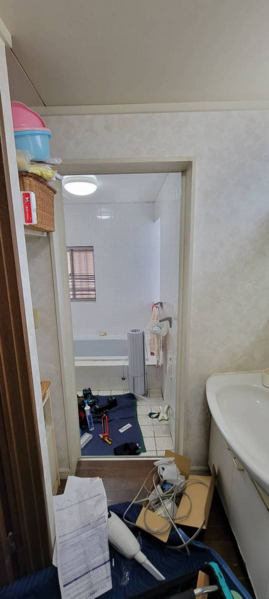 山口西京トーヨー住器の浴室ドアをカンタンリフォームの施工前の写真2