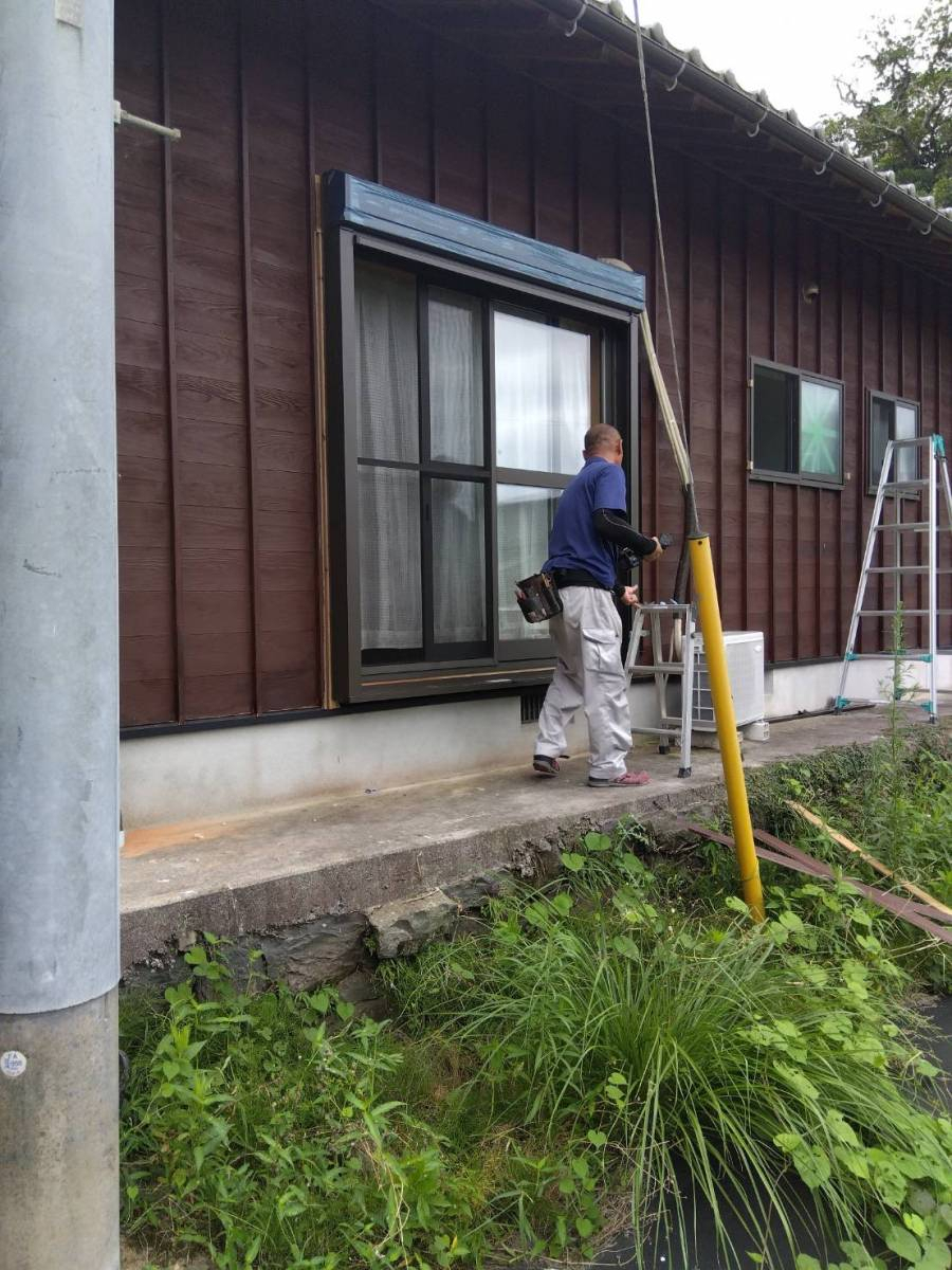 山口西京トーヨー住器のリフォームシャッター取付工事の施工前の写真3
