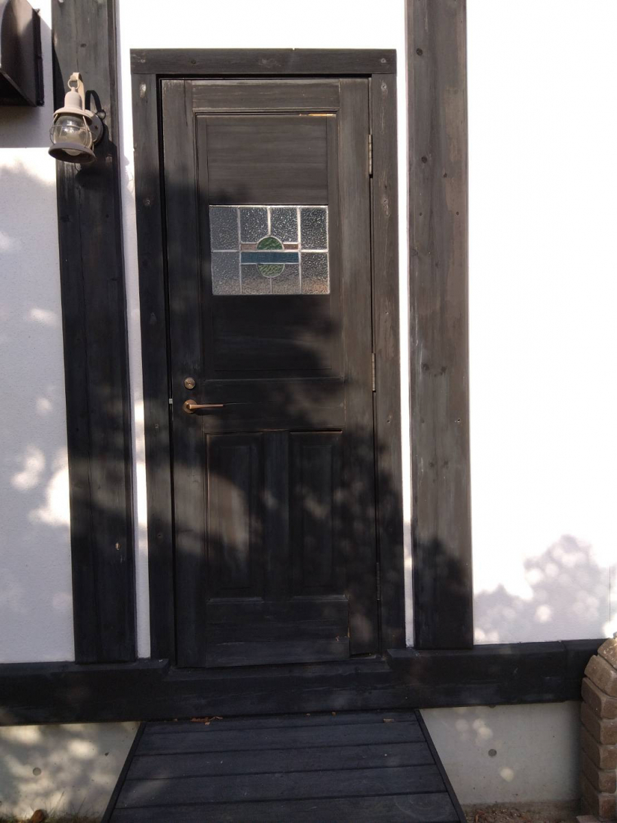 山口西京トーヨー住器の玄関リフォーム  リシェントカバー工法　勝手口ドア取替え工事の施工前の写真1