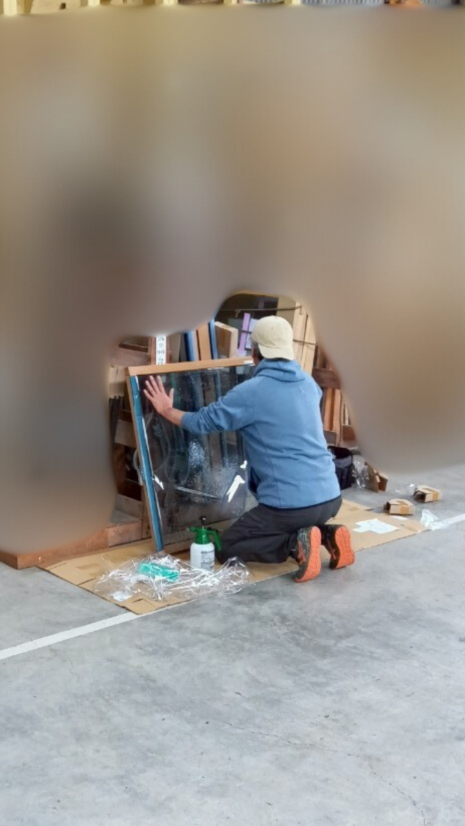 山口西京トーヨー住器 長門の窓工事 遮熱 遮光 ガラスフィルムの施工前の写真2