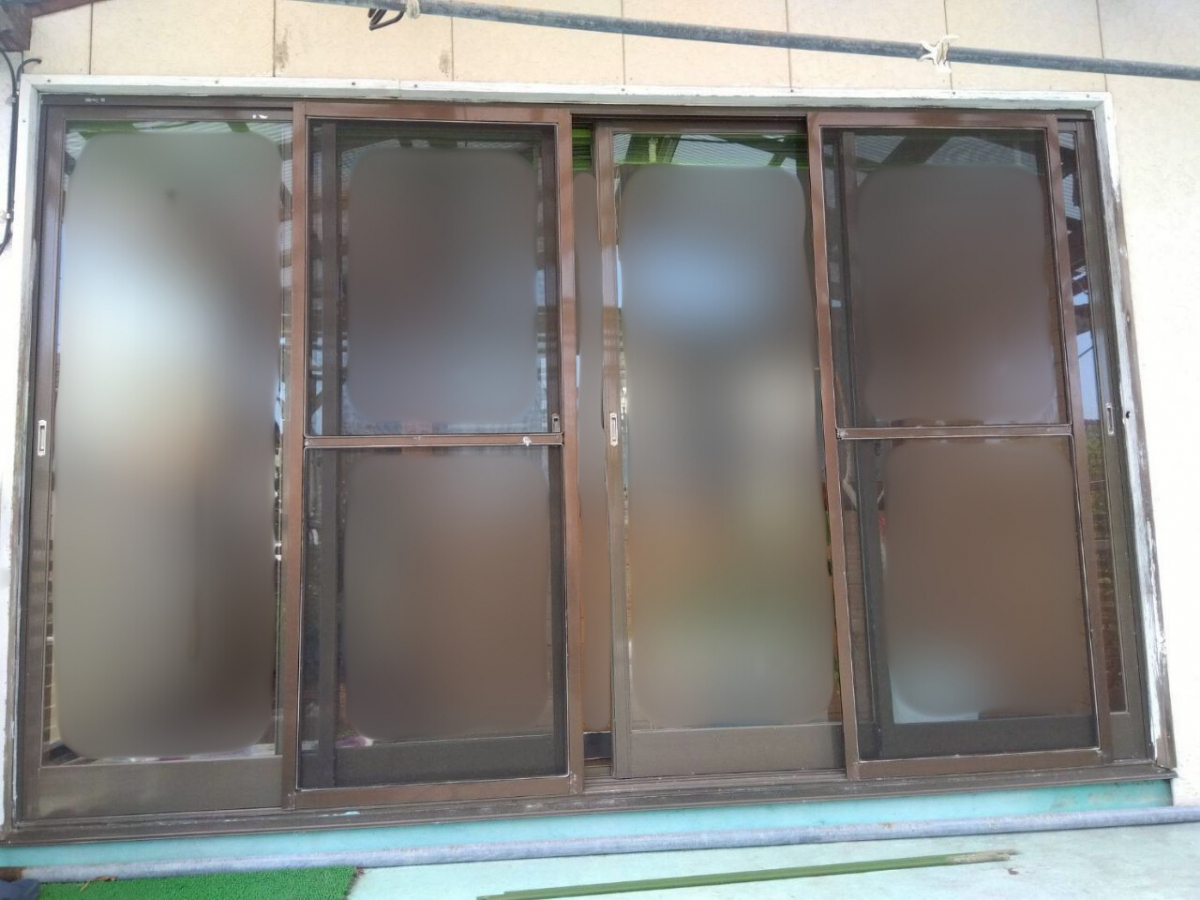 山口西京トーヨー住器 長門の窓リフォーム リプラス カバー工法の施工前の写真1