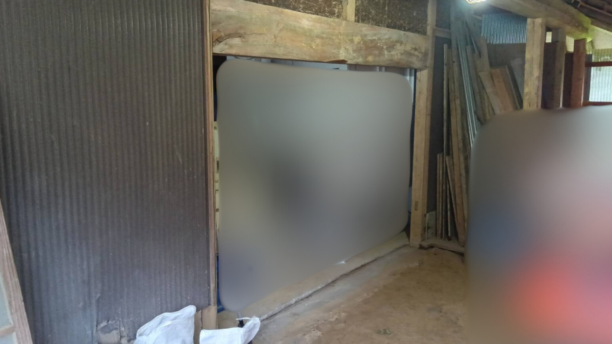 山口西京トーヨー住器 長門の店舗引戸　交換工事の施工前の写真2