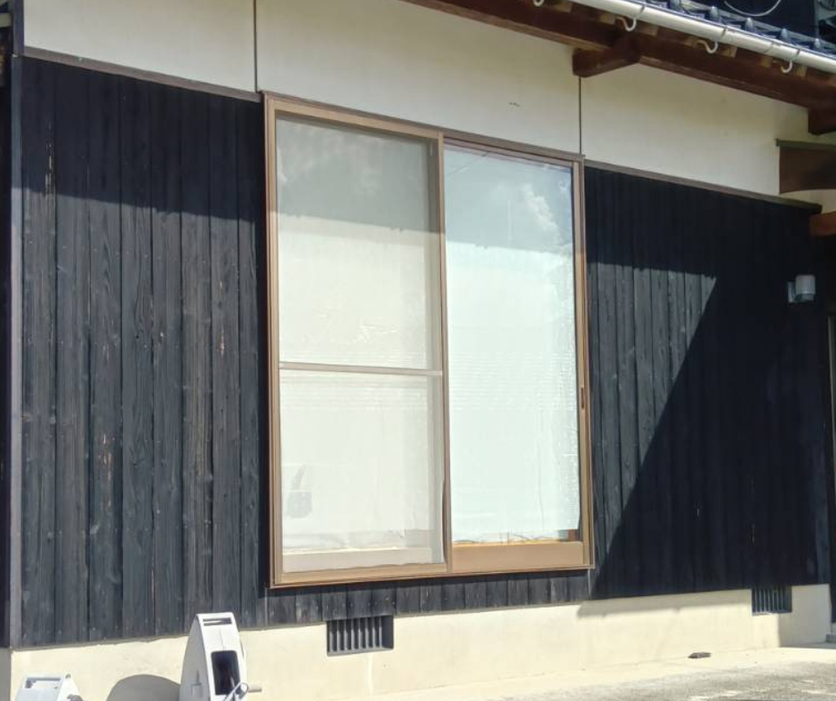 山口西京トーヨー住器 長門の窓まわりリフォーム　雨戸取付工事の施工前の写真1