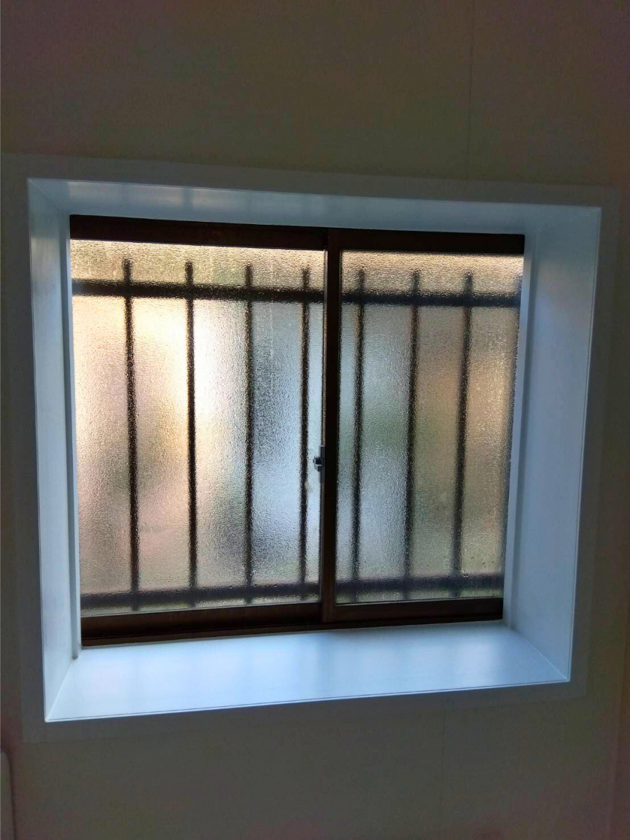 山口西京トーヨー住器 長門の窓リフォーム　インプラス　断熱リフォームの施工前の写真1