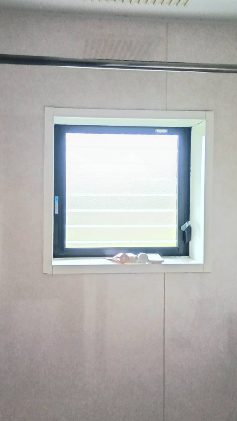 山口西京トーヨー住器 長門の窓まわりリフォーム　リプラス　断熱リフォームの施工前の写真1