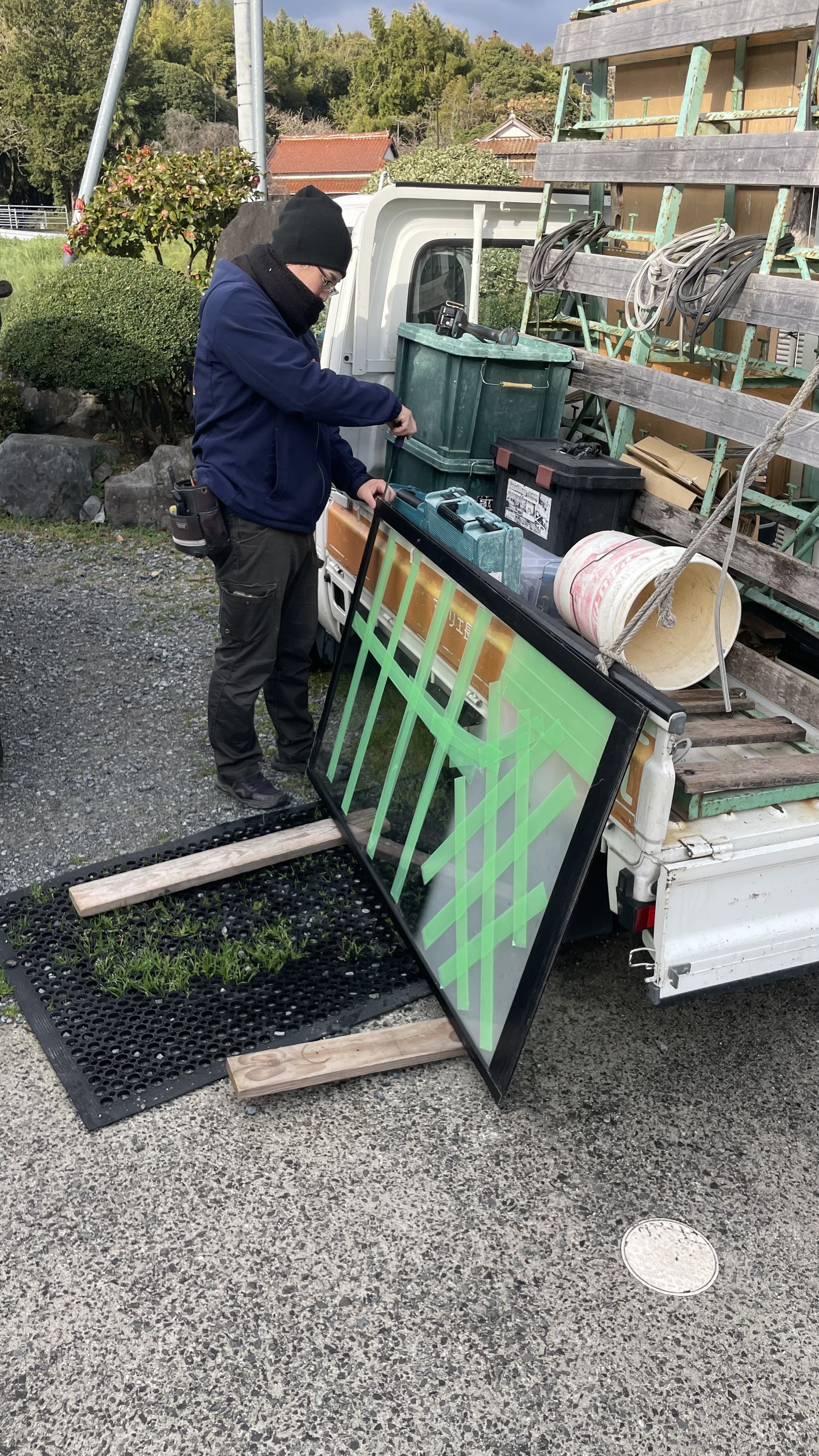 山口西京トーヨー住器 長門のガラス交換工事の施工前の写真1