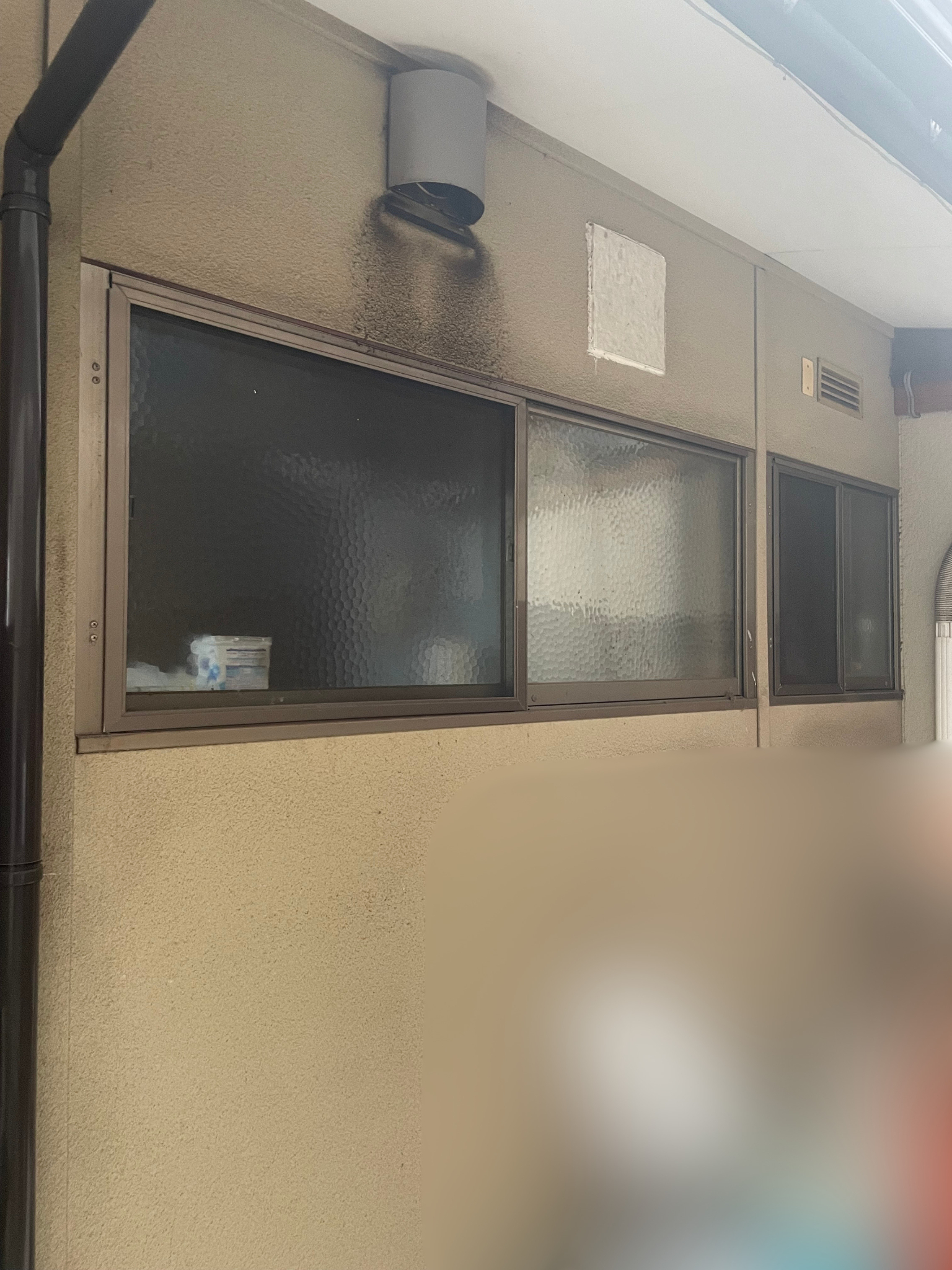 山口西京トーヨー住器 長門の窓まわりリフォーム　リプラス　断熱リフォームの施工前の写真1