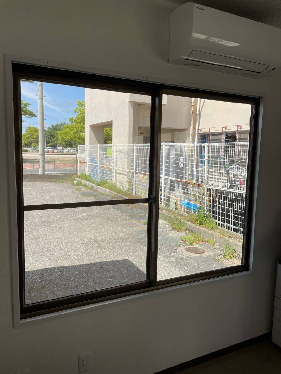 山口西京トーヨー住器の窓リフォーム インプラス 内窓設置の施工前の写真1