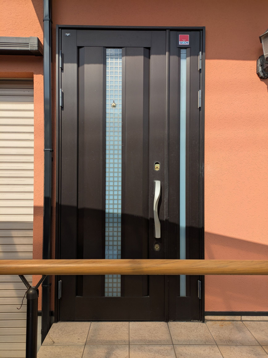 リフォームきたむらの兵庫県伊丹市Y様邸|玄関も窓もまとめて快適に!先進的窓リノベ補助金を活用したお得なリフォームの施工前の写真1