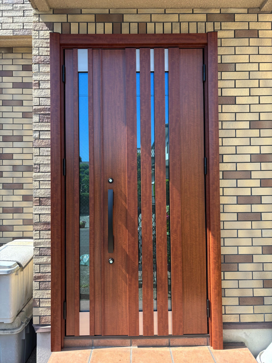 リフォームきたむらの兵庫県尼崎市N様邸｜「ただいま」が気持ちいい玄関ドアリフォームの施工後の写真1