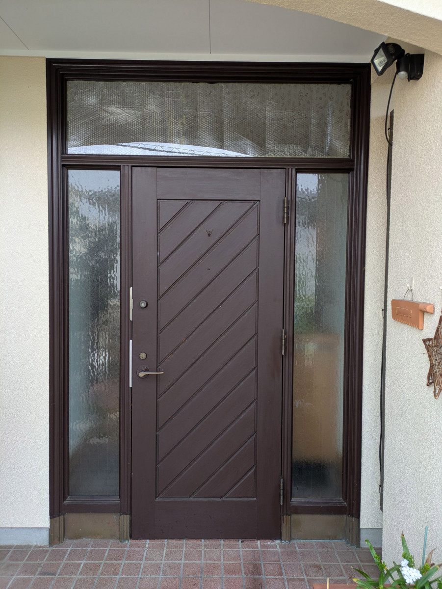 リフォームきたむらの兵庫県川辺郡猪名川町S様邸｜お家の顔がいつも暖かい玄関ドアリフォームの施工前の写真1