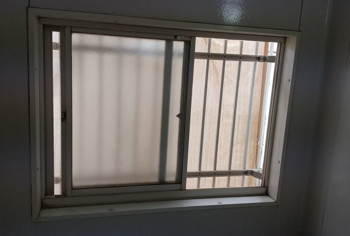 米田トーヨー住器の内窓　インプラスの施工前の写真1