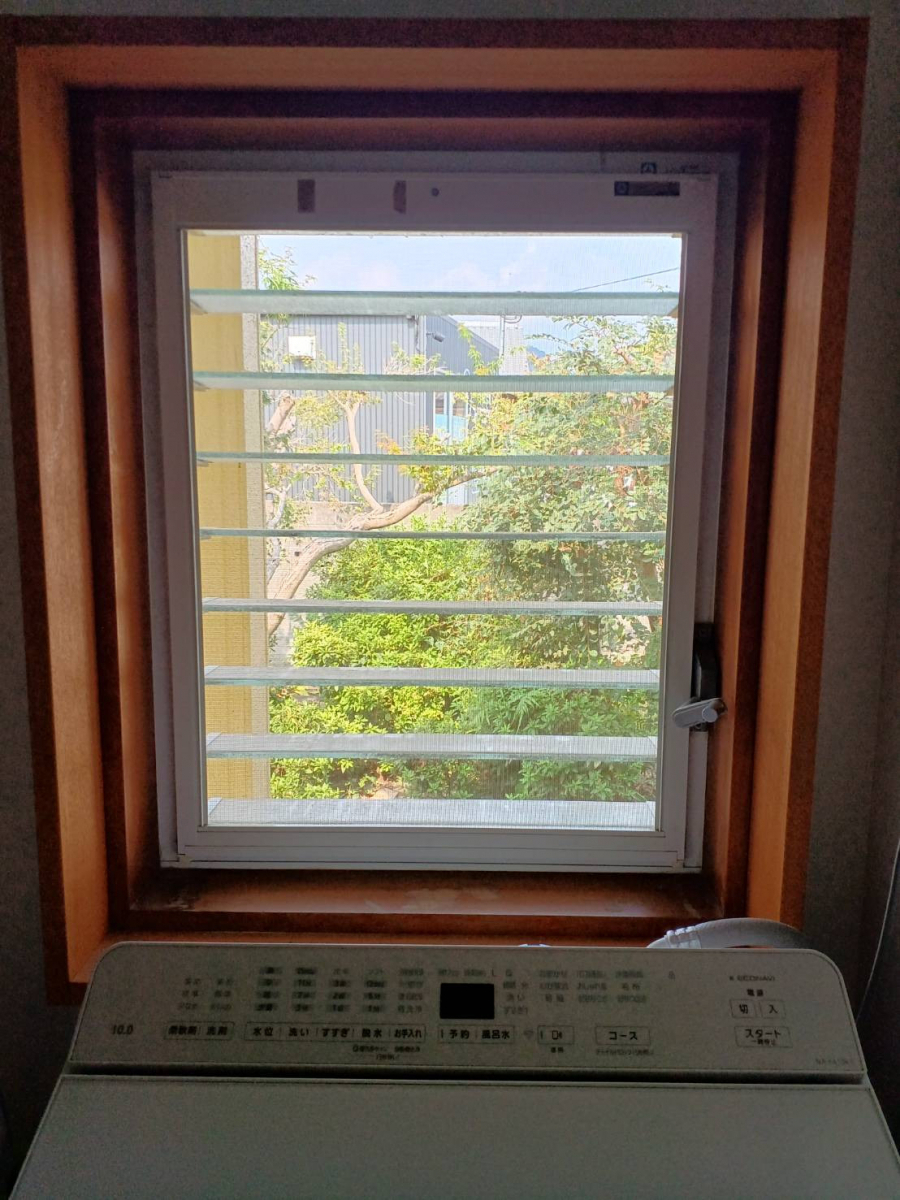 米田トーヨー住器の【内窓】寒さ・結露・視線対策を一気に解決!補助金でお得にあたたかリフォーム。【補助金締切迫る】の施工前の写真1