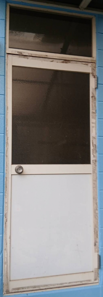 米田トーヨー住器の【勝手口ドア】リシェント勝手口ドアで防犯性＆断熱性アップ。の施工前の写真1